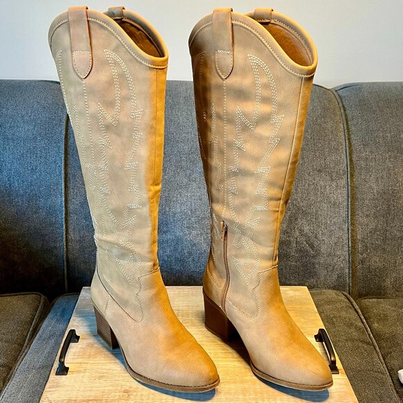 Dirty Laundry “Upwind” Western Boots – Camel (Women’s) - Picture 1 of 4